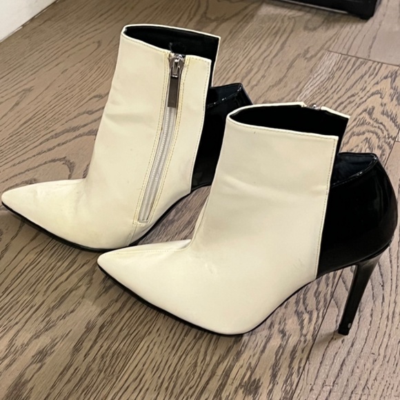 Kendal & Kyle - Boots - Picture 2 of 4